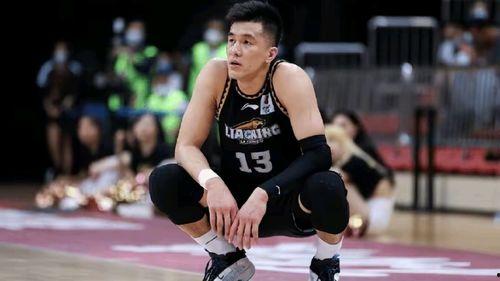 郭艾伦三节爆料了吗视频,揭秘篮球场上的那些不为人知的故事  第1张